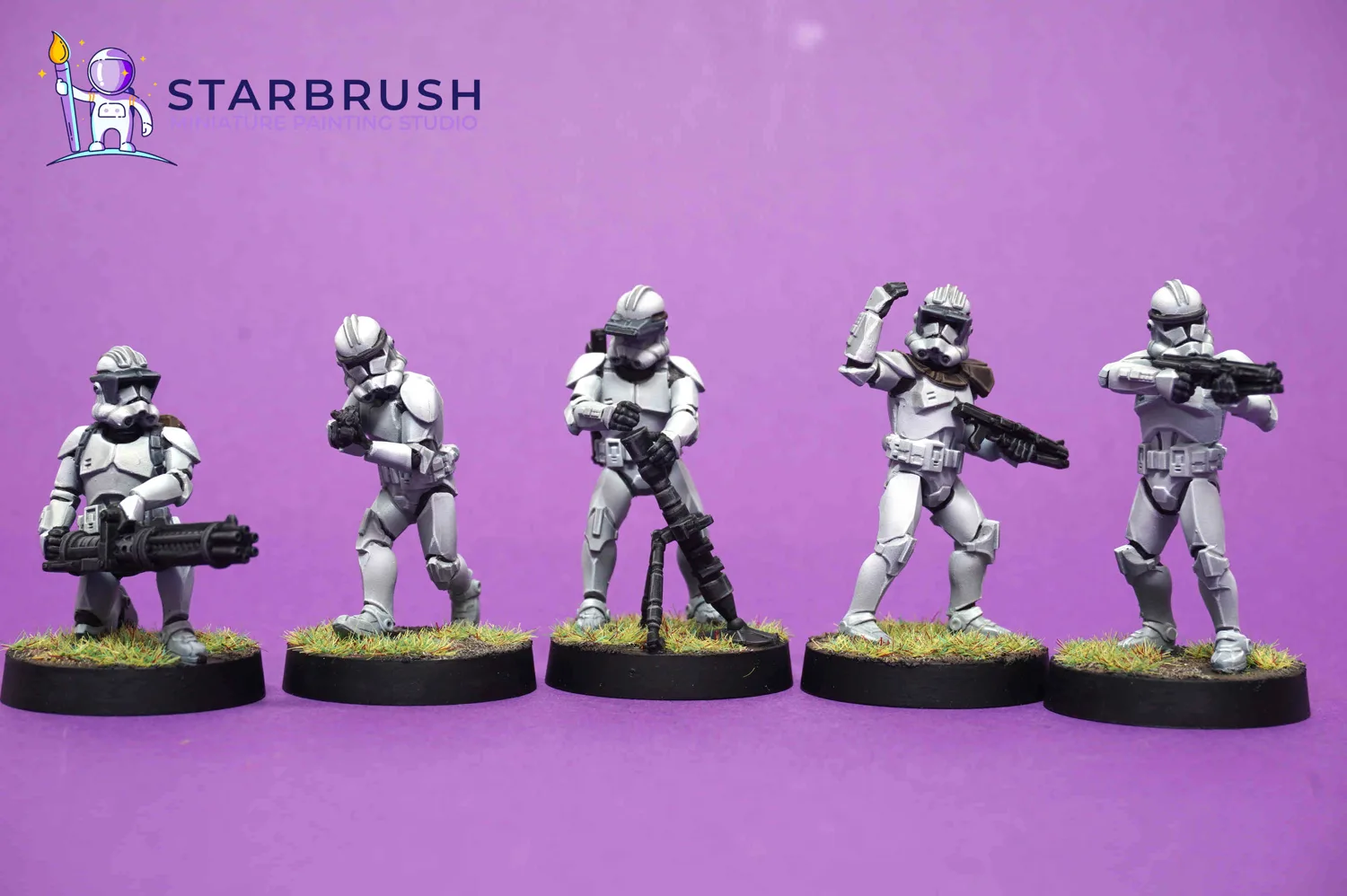 Clone Trooper with Z-6 rotary blaster cannon on a contrasting grass base painted by Starbrush Studio