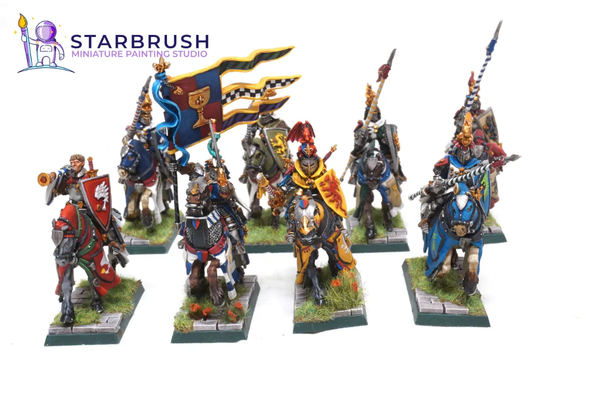 Primer plano de escudos heráldicos pintados a mano con león, dragón, pegaso y cáliz en miniaturas de caballería de Bretonia pintadas a Nivel 4
