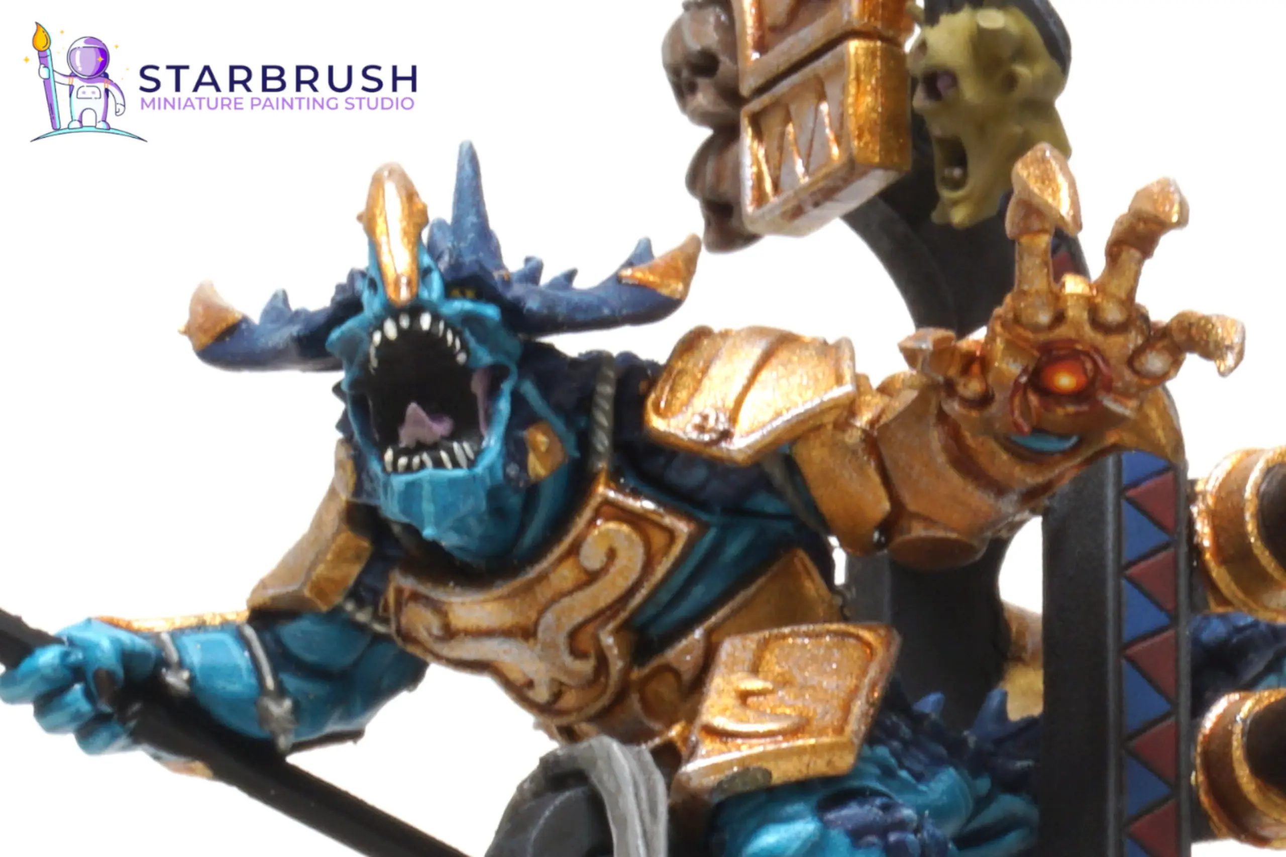 Jinete Saurus Oldblood en turquesa y oro sobre trono de Carnosaurio de los Seraphon pintado a Nivel 2