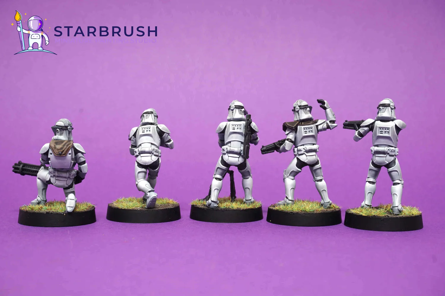 Clone leaders and specialists with macrobinoculars and tactical gear painted to Level 4