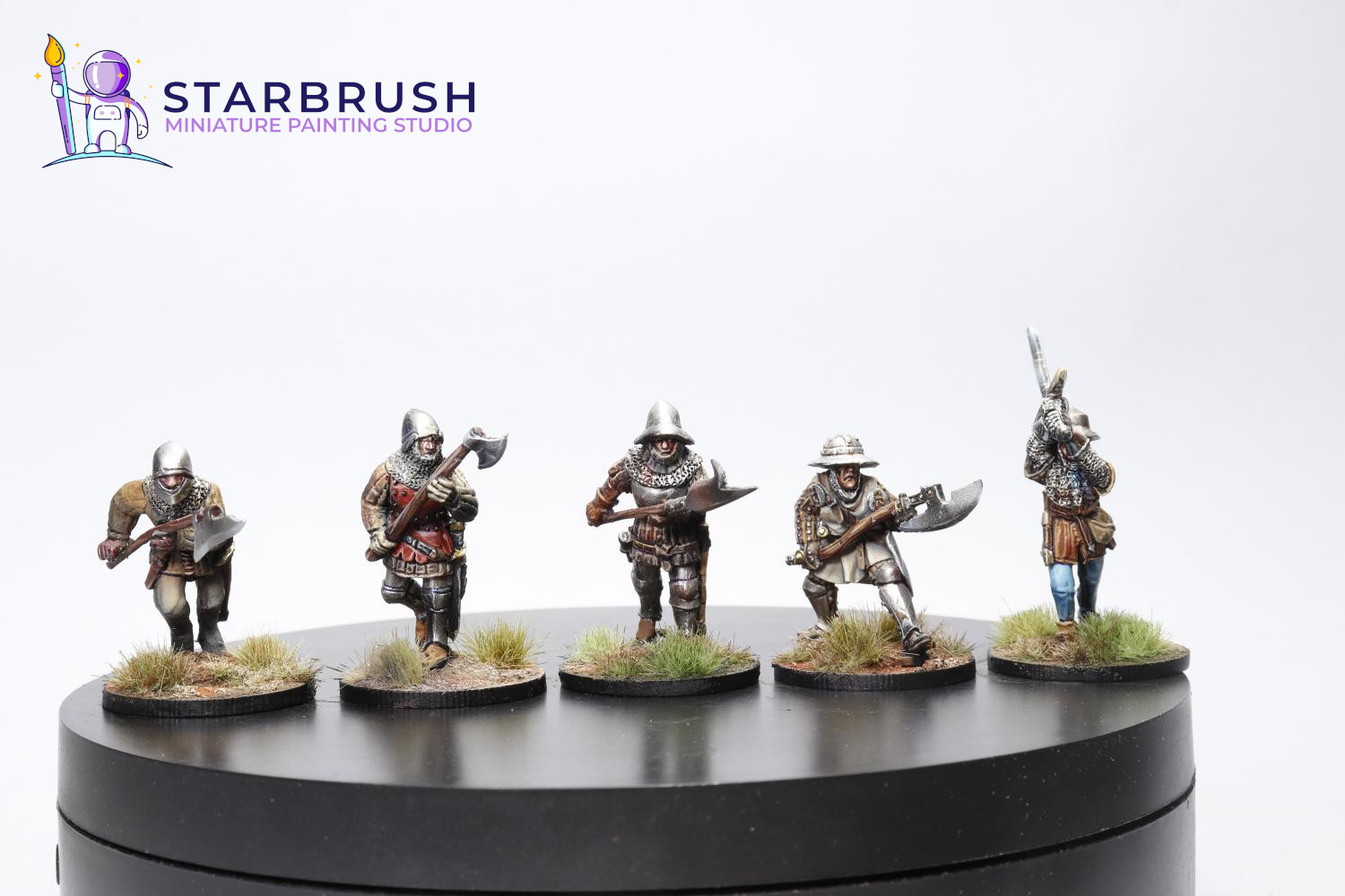 Miniaturas medievales siglos XII–XIV — sobrevestes pintados con luces cenitales