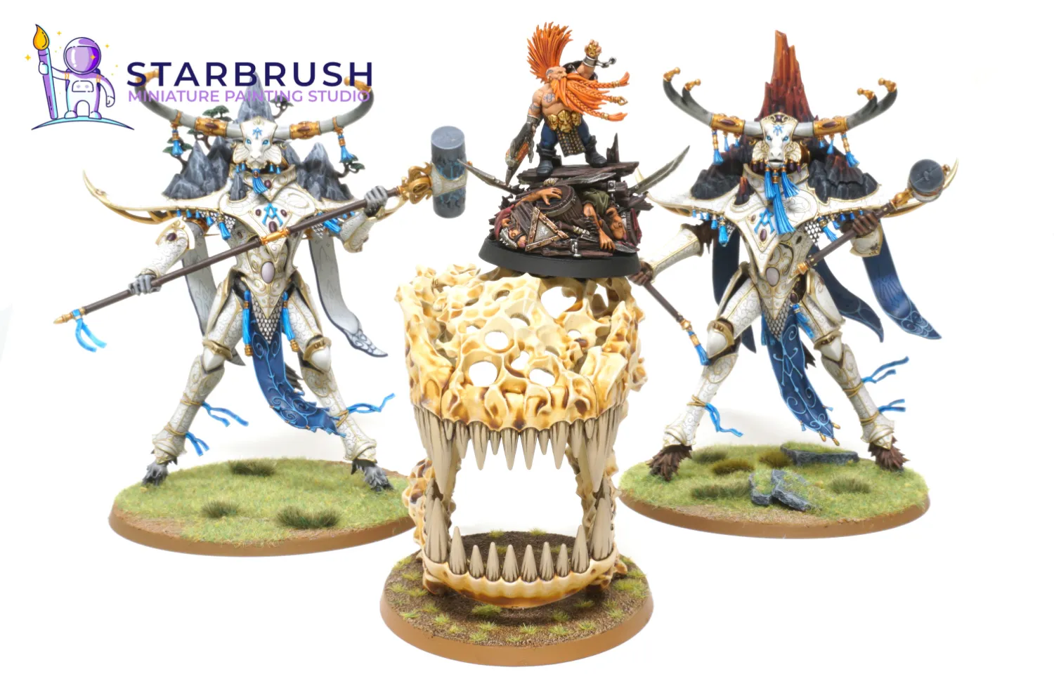 Vista general de los dos Alarith Spirit of the Mountain Lumineth con armaduras blancas y azules