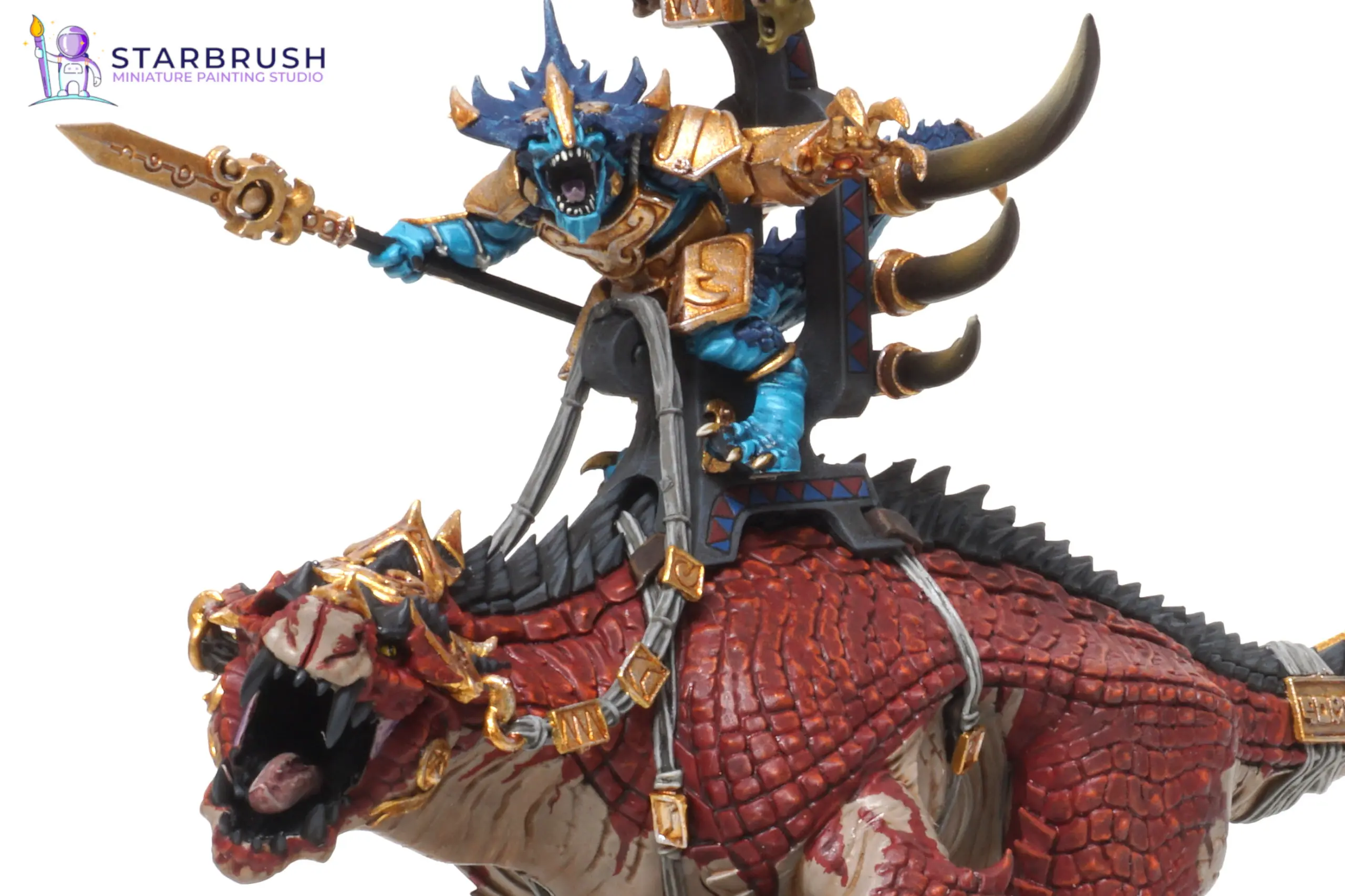 Carnosaurio en carrera con jinete Saurus Oldblood pintado a Nivel 2 para Warhammer Age of Sigmar