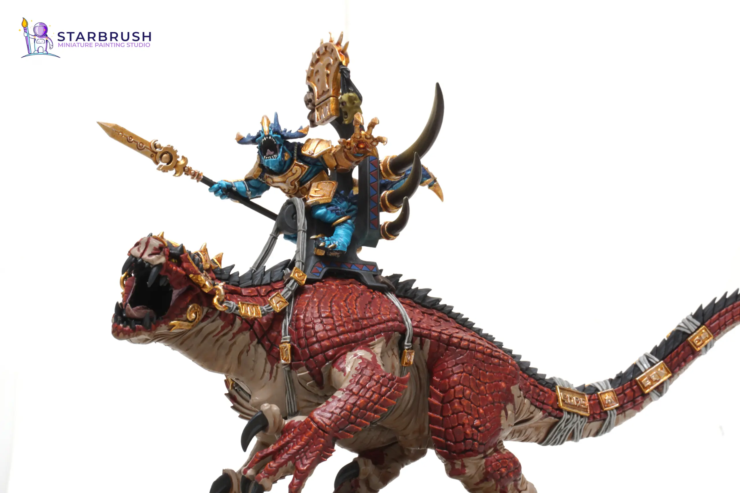 Primer plano del oro mesoamericano y las incrustaciones azules del trono del Saurus Oldblood