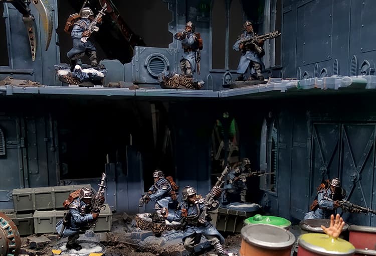 Narrative diorama with miniatures