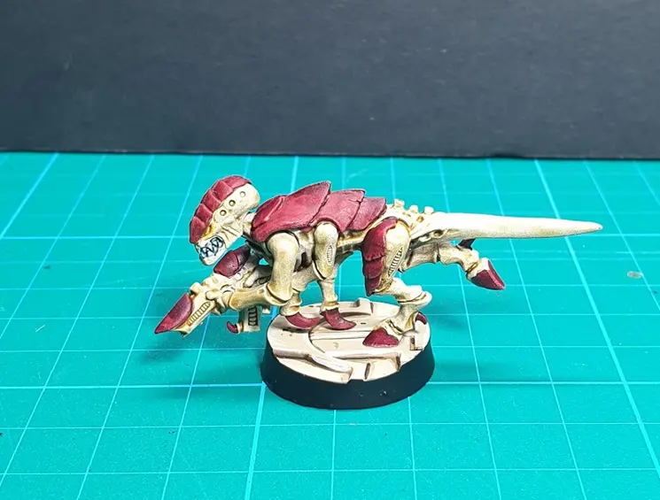 Tyranid painted using only contrast paints